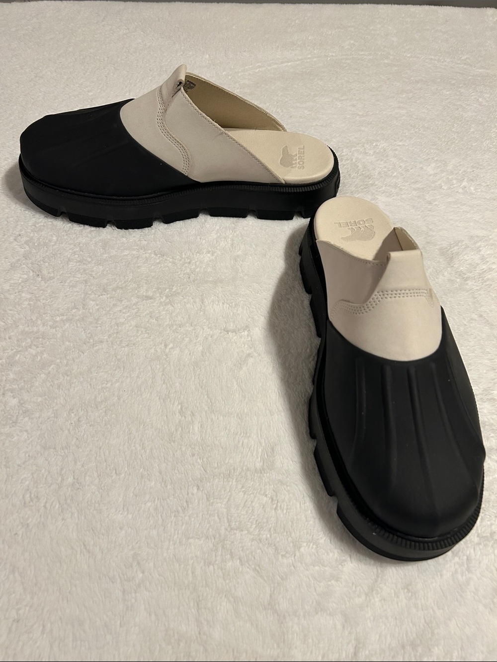 Sorel Rein CB Women Slip-On Clog Chalk/black Color. Lightweight EVA footbed. - Picture 9 of 11